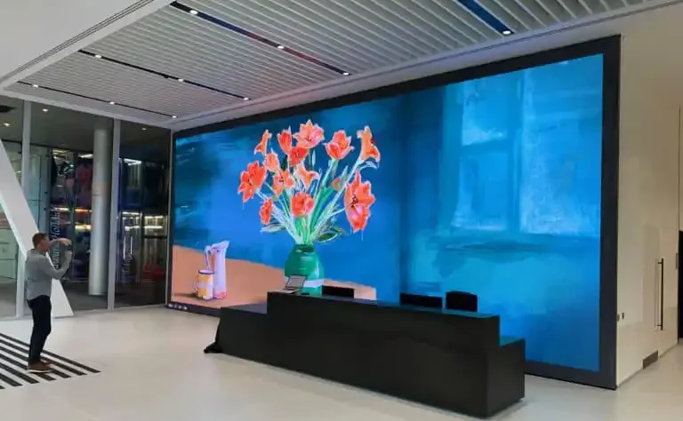 LARGE LED SCREENS